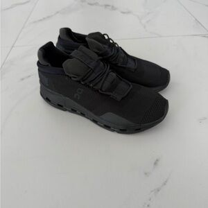 On running Nova Running shoes Women’s Size 6, 7, 8